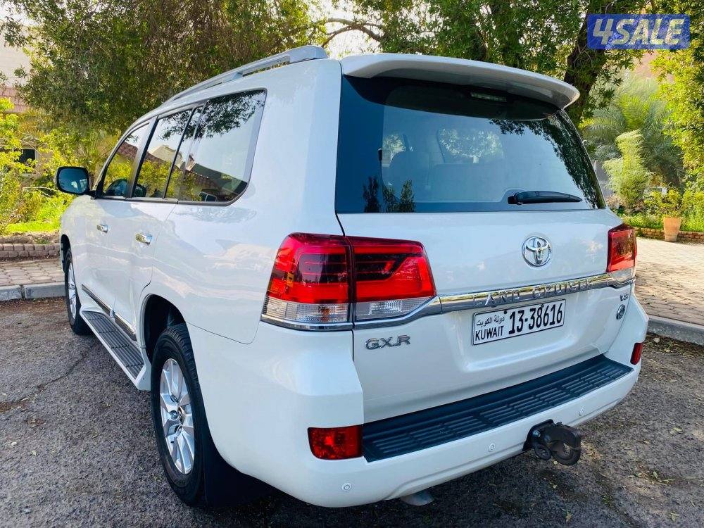 لاند كروز GX.R V8 ٢٠١٦ الساير عداد ٣٨٩ ألف شرط الفحص صبغ قطعتين فقط2