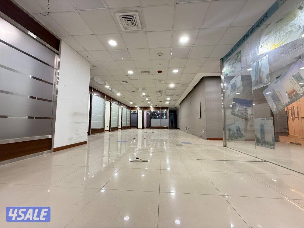 متوفر دور تجاري في برج كتير راقي بموقع متميز بشرق مساحة ٣٦٥م1