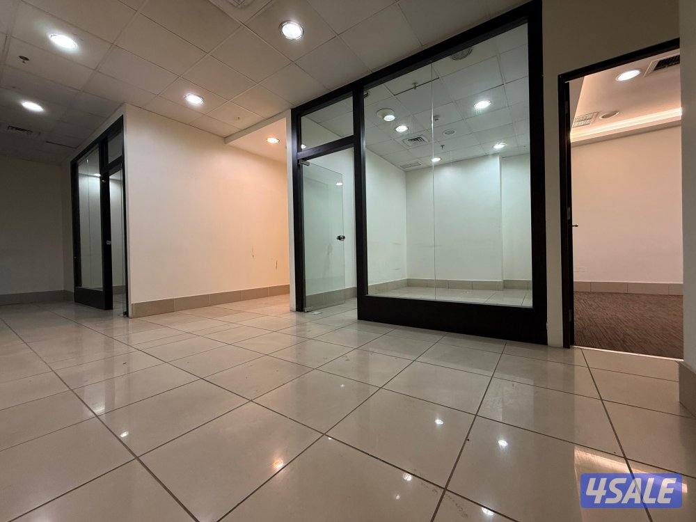 متوفر مكتب تجاري في برج كتير راقي بموقع متميز بشرق مساحة ١٦٠م0