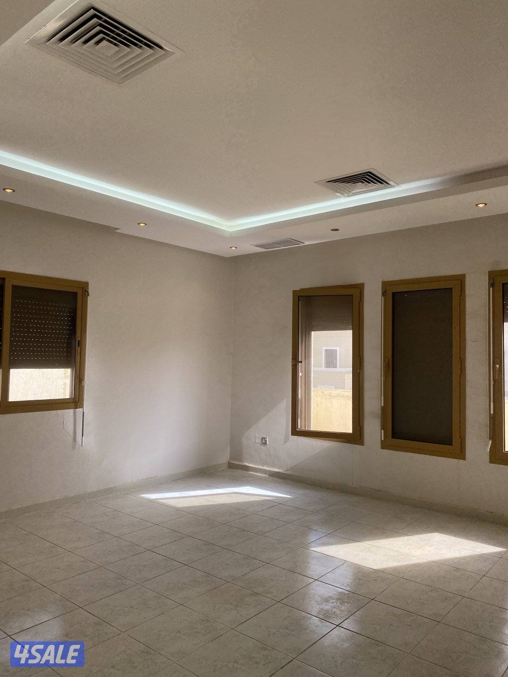 للايجار بيت بصباح الاحمد تكيف سنترال مطبخ راكب شترات مظلات سيارات ركبه1