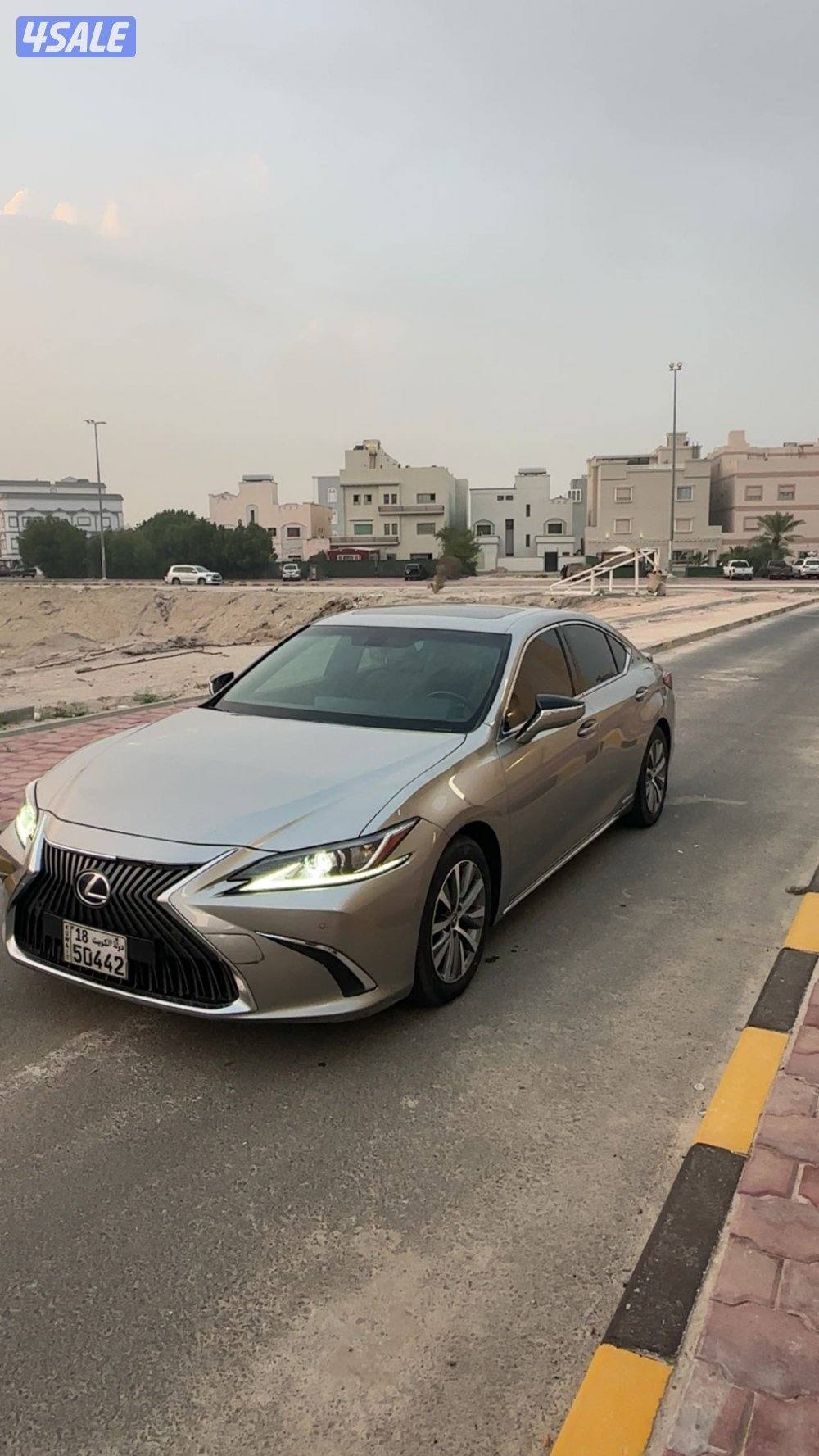 لكزس ES300H جيد جدًا واستعمال حشمه لا يوجد الا بعض الحكات3