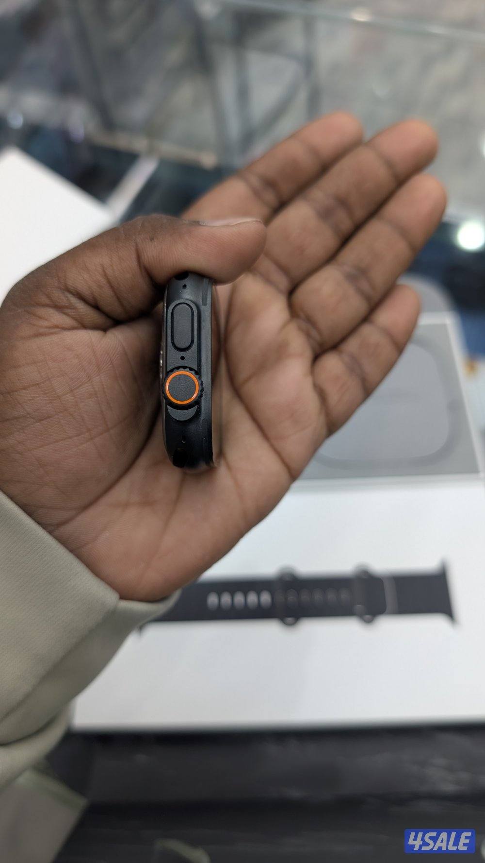 Apple watch ultra 3 black (Titanium Milanese Loop)4