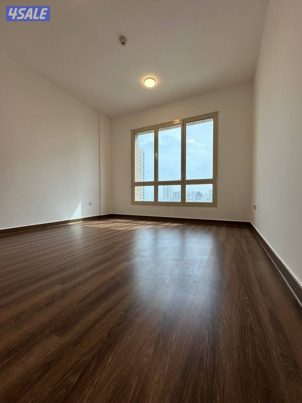 للايجار شقة بدور 14 في بنيد القار مساحة ٢٠٠م4