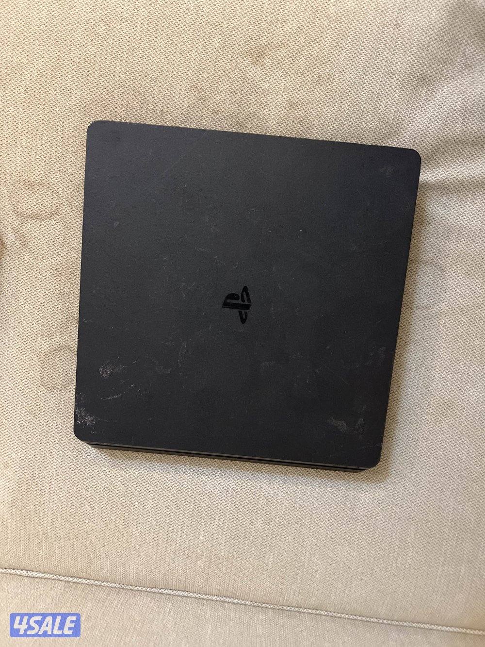 سوني فور للبيع متسعمل مع تلفاز وكيبورد ماوس1