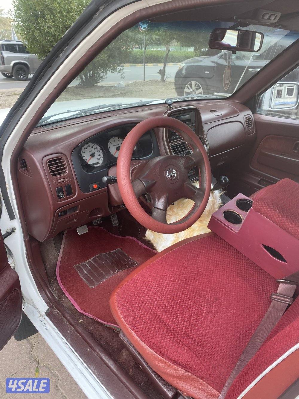 للبيع وانيت نيسان4