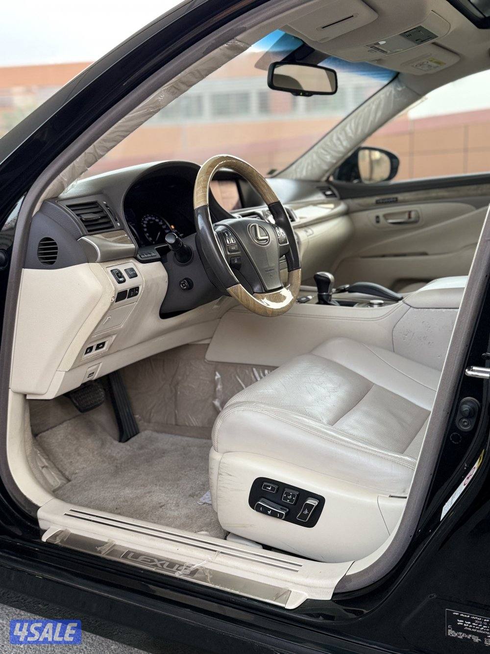 لكزس LS460L - موديل 2013 - عداد 94 - وارد الساير - شرط الفحص6