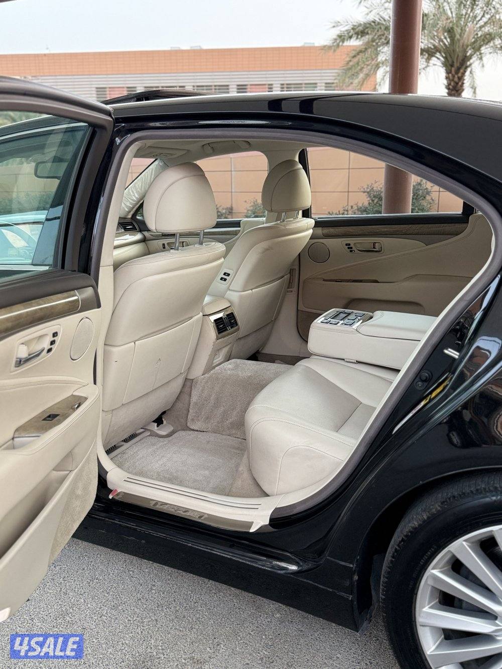 لكزس LS460L - موديل 2013 - عداد 94 - وارد الساير - شرط الفحص7