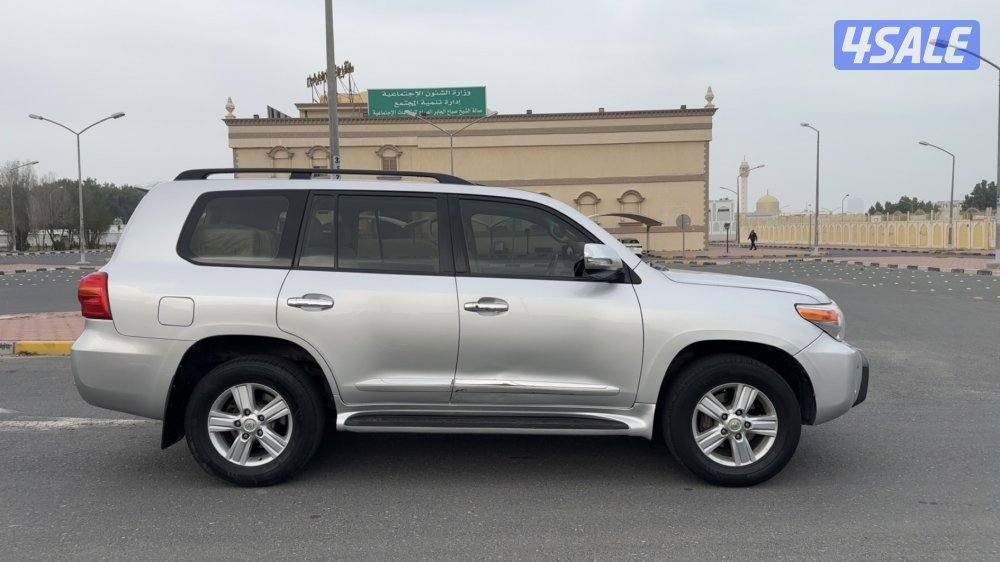 لاندكروزر 20126