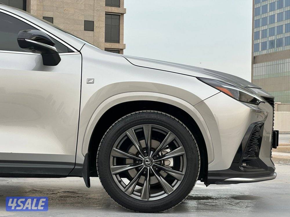 لكزسNX350 F SPORT موديل2024 عداد67الف وارد الساير تحت الكفاله5