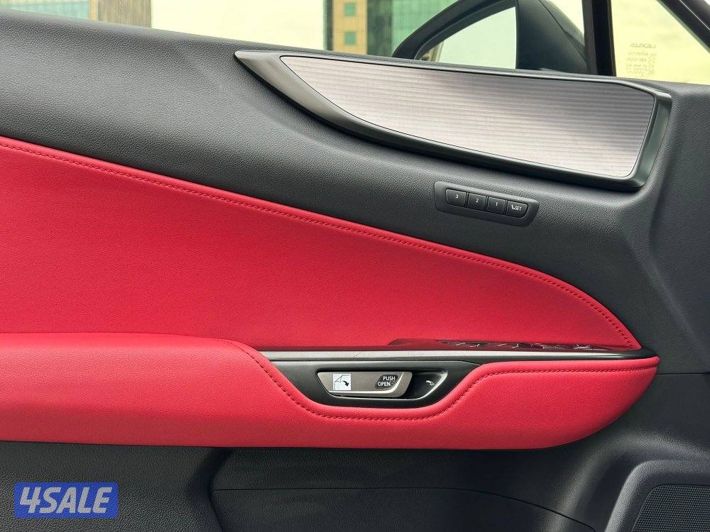 لكزسNX350 F SPORT موديل2024 عداد67الف وارد الساير تحت الكفاله12