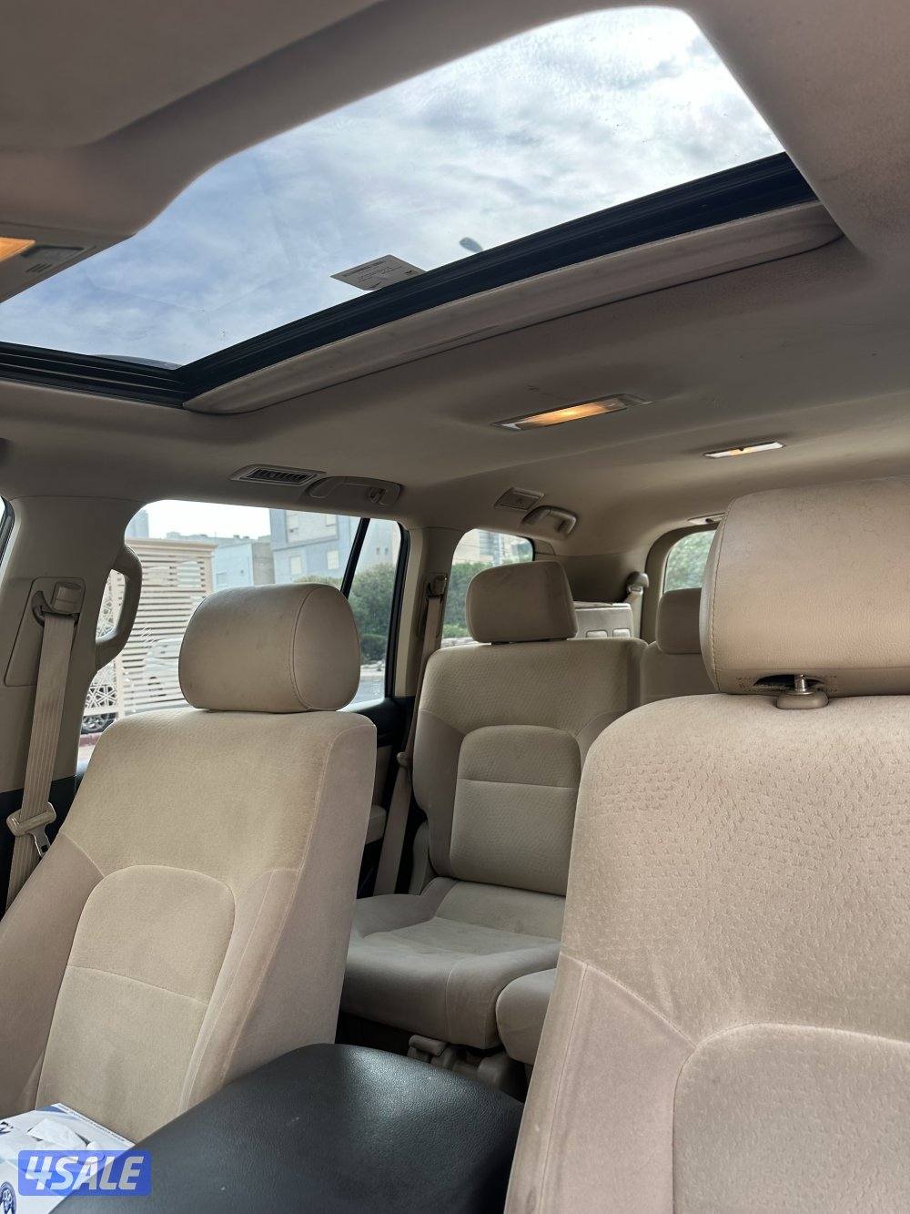 موديل ٢٠١٠ ذهبي نظيف عداد ٢٣٩ كم المالك الثاني شرط الفحص3