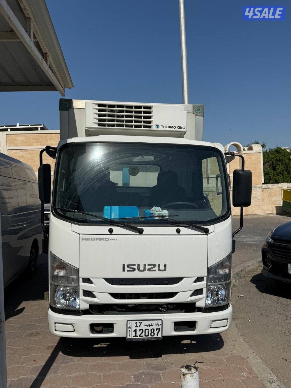 للبيع هاف لوري ايسوزو0