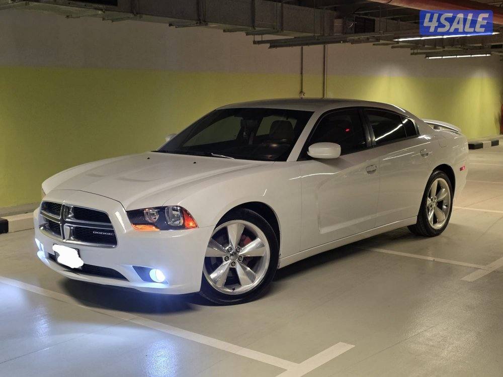 للبيع تشارجر بحالة ممتازه3