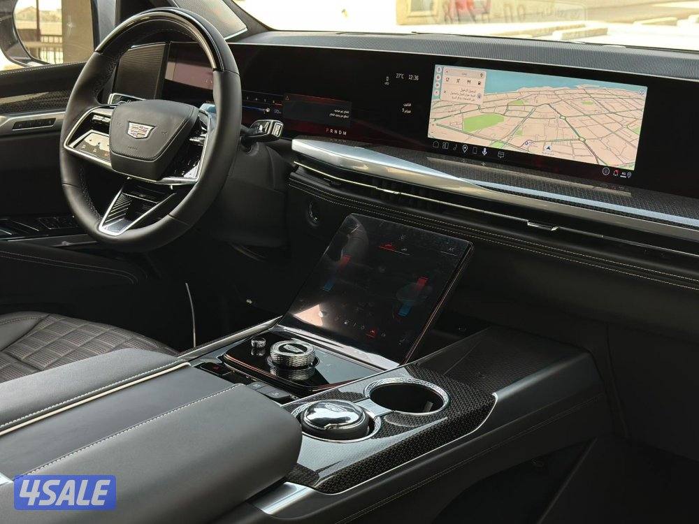 كاديلاك اسكاليدV SUPERCHARGموديل2025 (أصفار) وارد الغانم تحت الكفاله6
