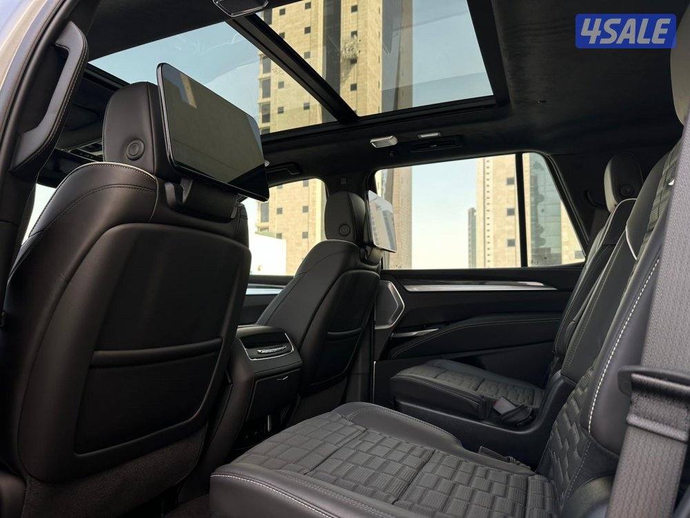 كاديلاك اسكاليدV SUPERCHARGموديل2025 (أصفار) وارد الغانم تحت الكفاله8