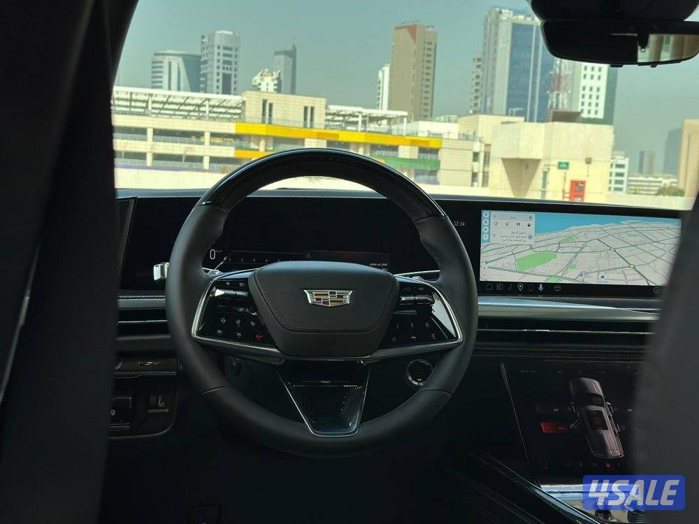 كاديلاك اسكاليدV SUPERCHARGموديل2025 (أصفار) وارد الغانم تحت الكفاله14