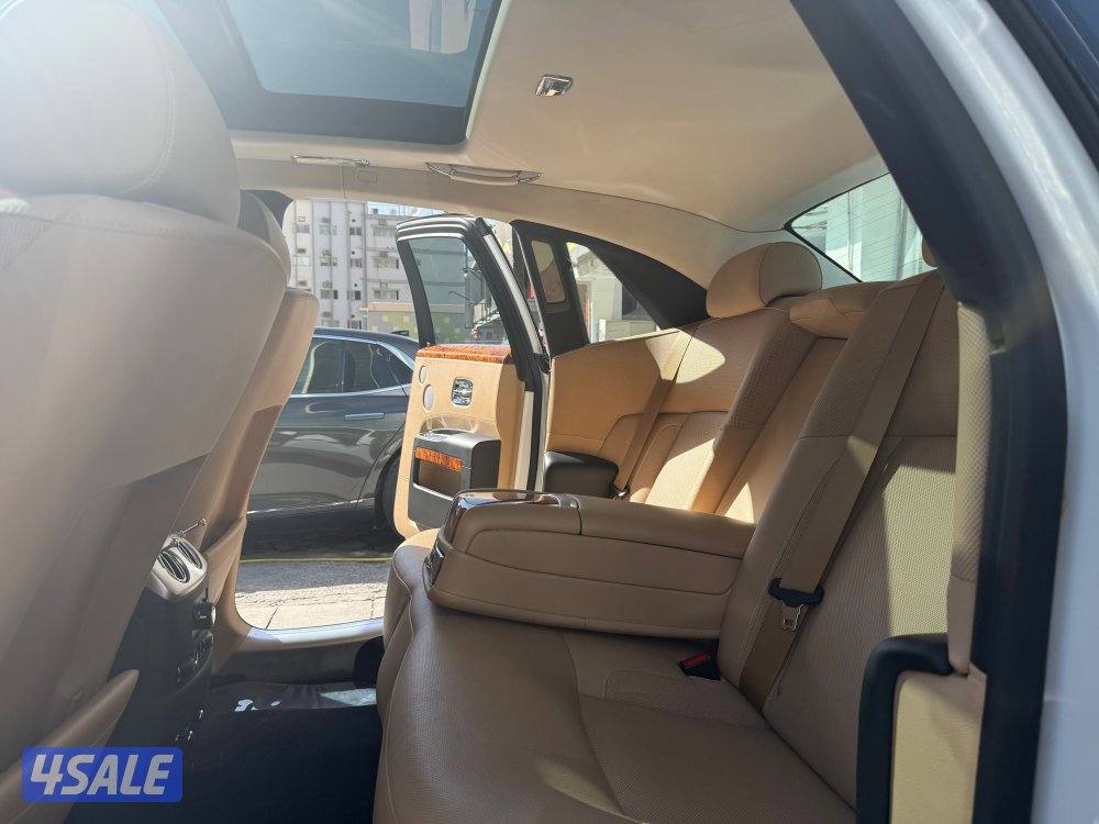 رولزرويس…جوست…موديل 2010 (قطع العداد 60 الف كم وكاله الكويت)10