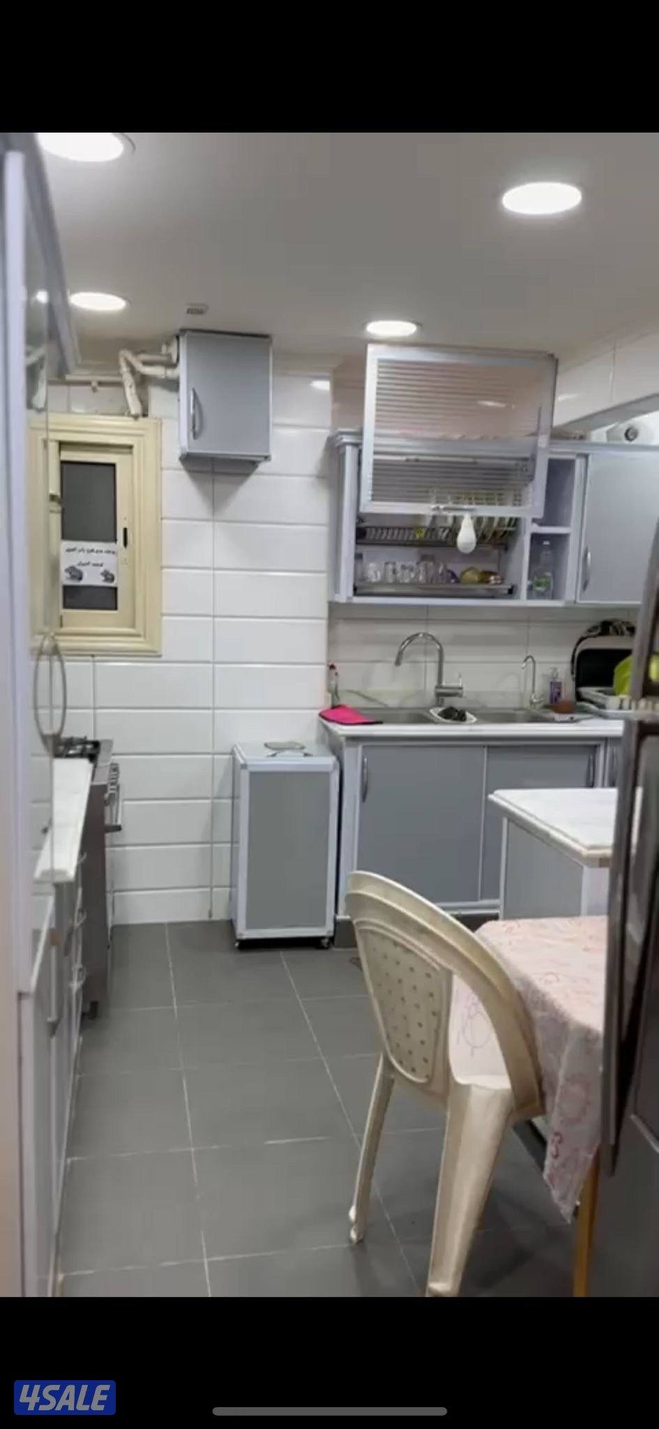 شقه المهندسين ميدان لبنان 4غ4ح2ص1ب كبيره مساحة229صافي الدور3تشطيب راقي1