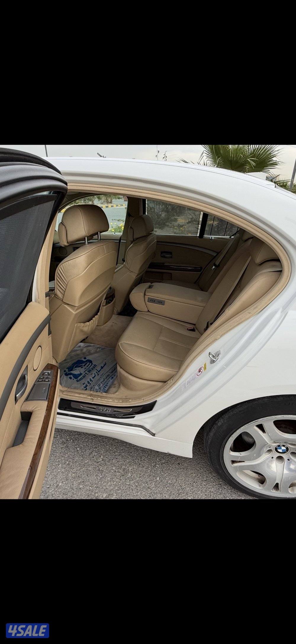 BMW 745i تخزين سرداب 20025