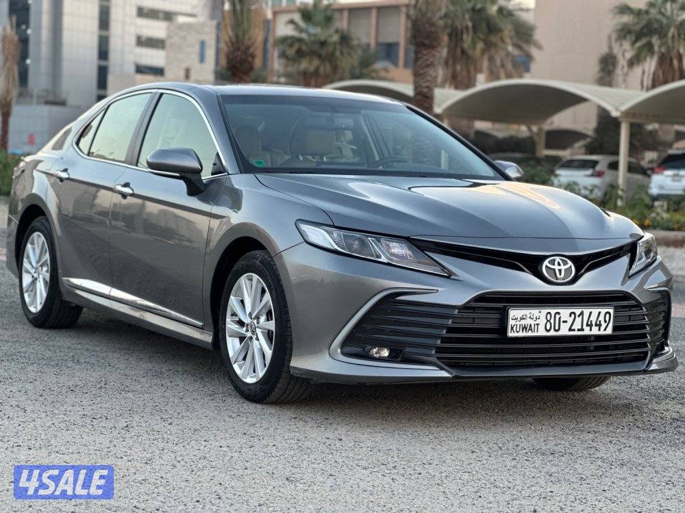 للبيع كامري GLE ماشي ٢٠ الف كيلو سيرفس وكالة0