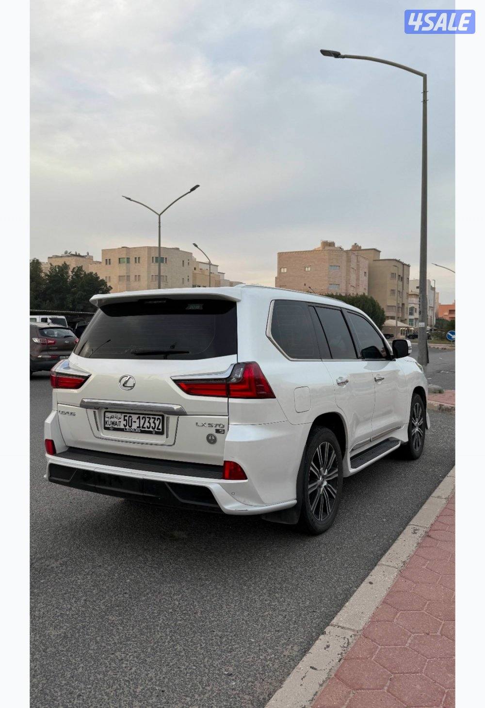 للبيع جيب لكزس سبورت ٢٠١٨ وارد الساير شرط الفحص بالكامل4