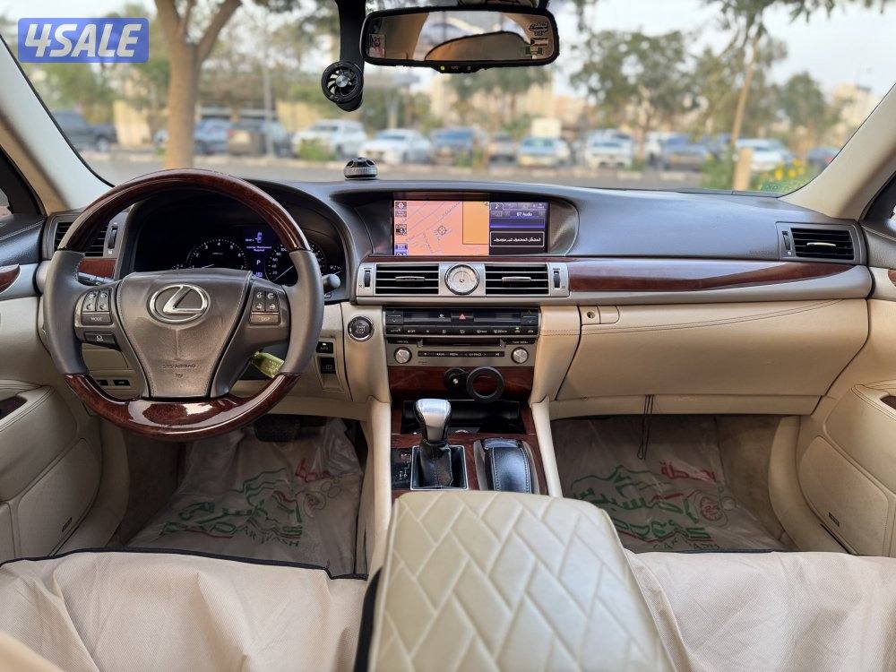للبيع لكزس LS 460 L موديل 2014 الدرجه الأولي7