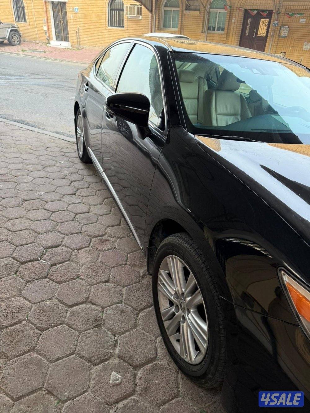 للبيع لكزس ES 350 صبغ الوكاله الدرجه الاولى ٢٠١٥ شرط الفحص0