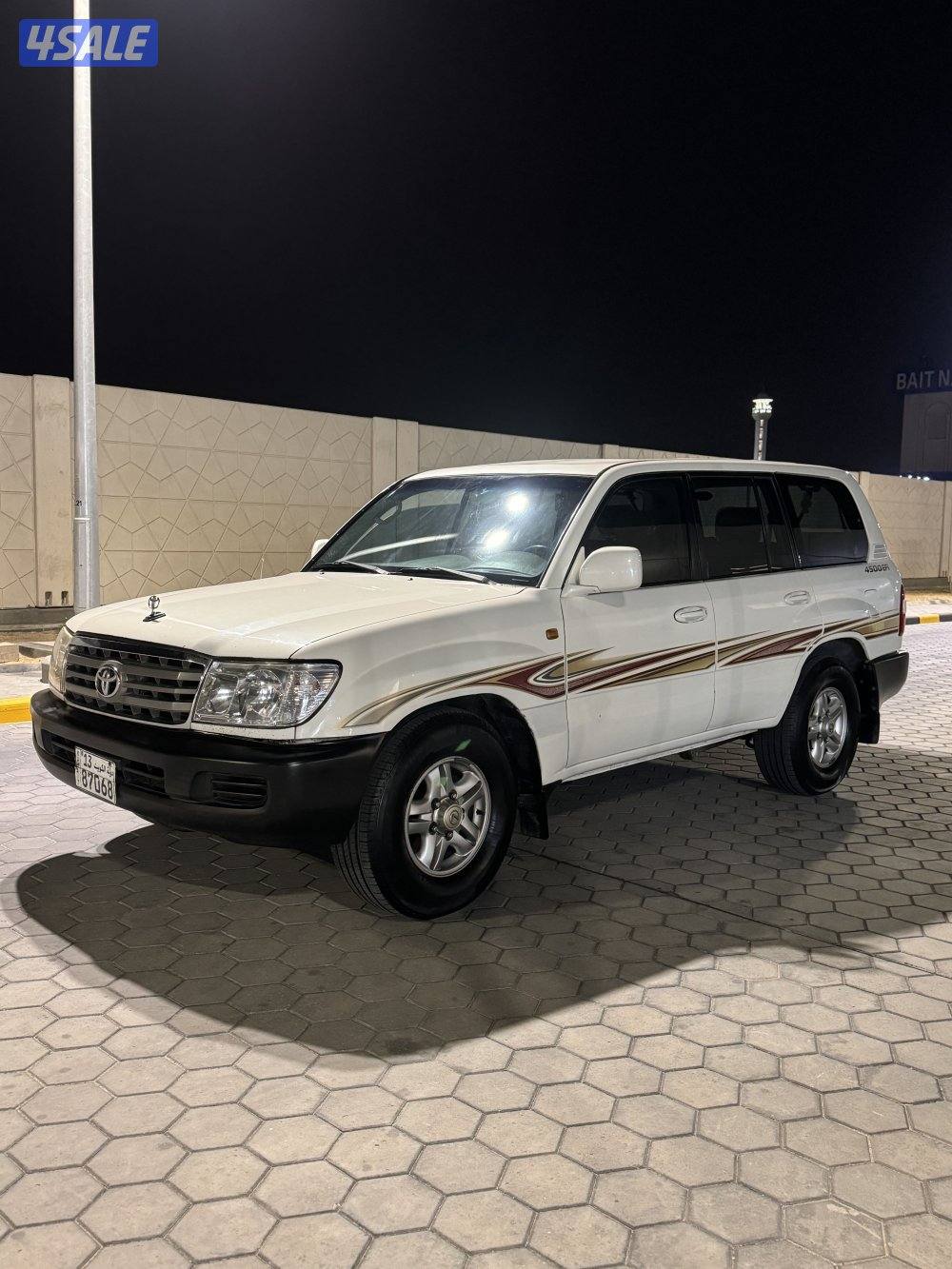 للبيع لاندكروز 2006 قير عادي0