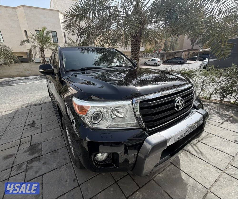 للبيع لاندكروزر gxr v8 كالمل المواصفات وارد الساير بحالة ممتازه1