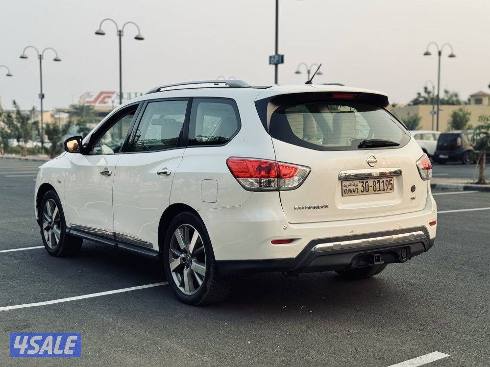 للبيع نيسان باثفايندر SV موديل 20157