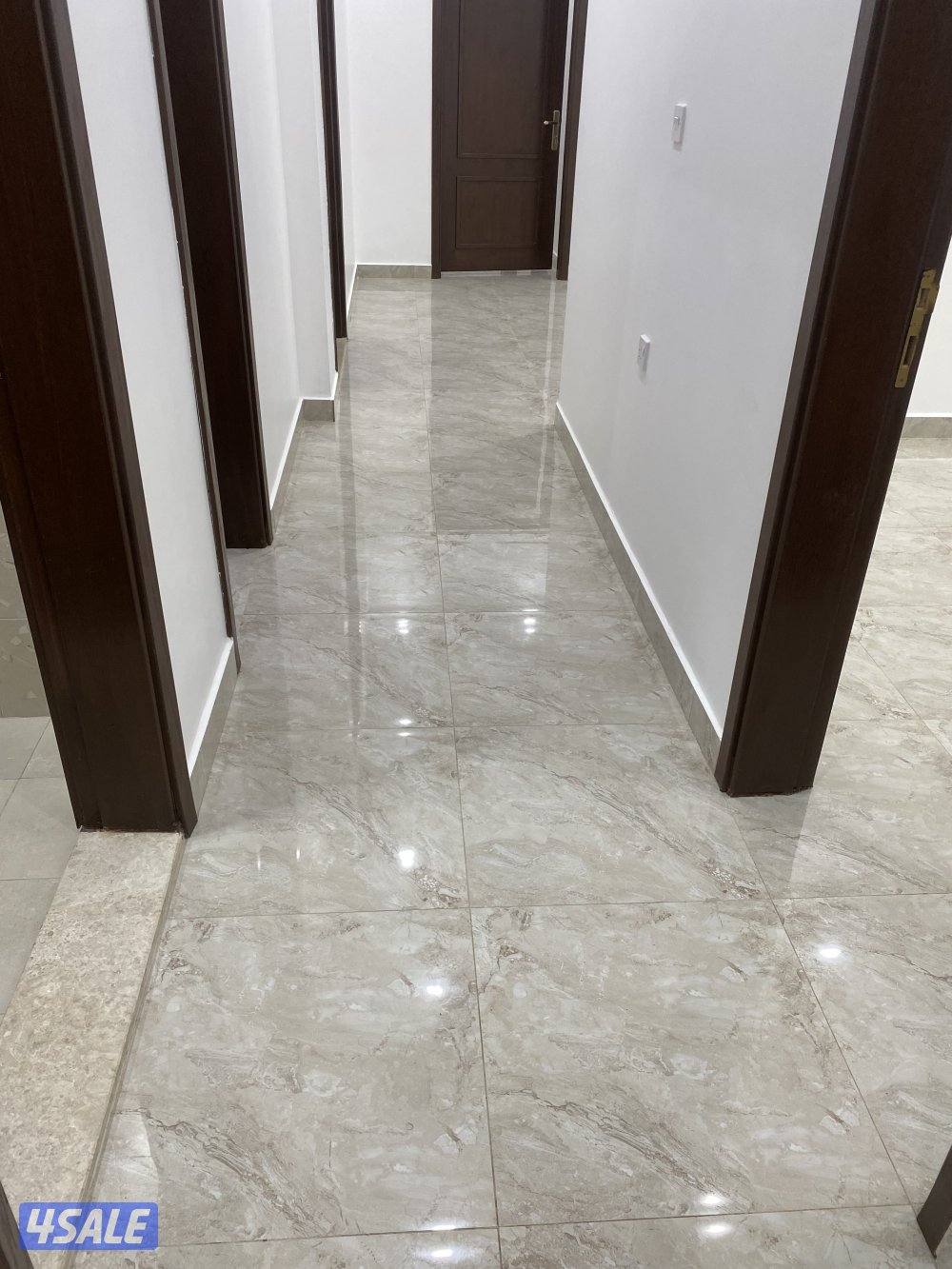 للإيجار شقه في ام الهيمان ٣غرف وصاله ومطبخ وع خ فخمه جدا لم تسكن0