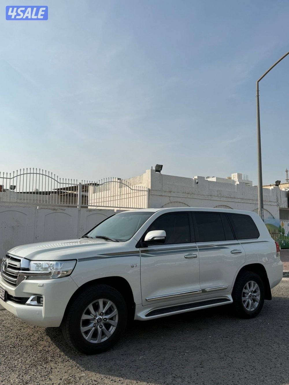 للبيع في اكس ار1