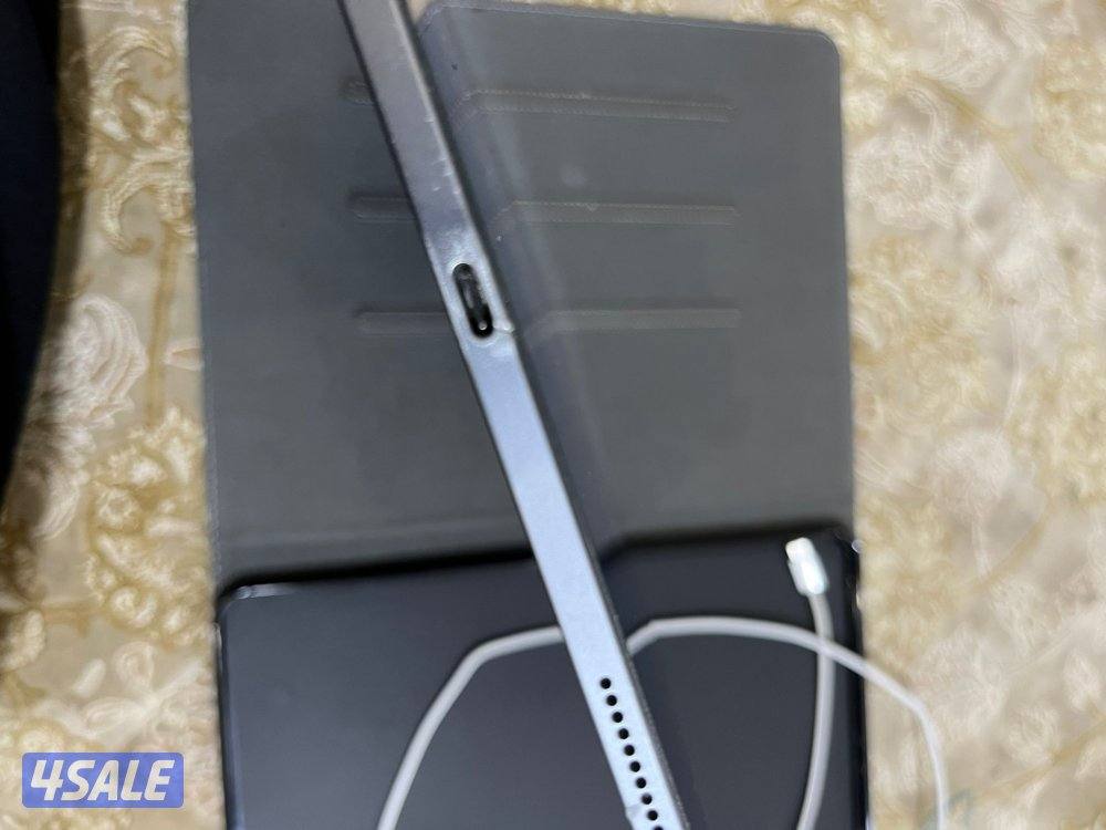 ايباد برو 12:9 الجيل الرابع قيقا1284