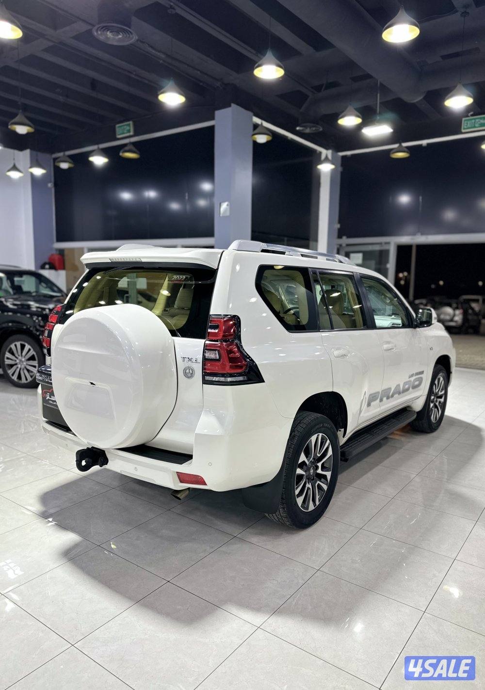 برادو TXL موديل 2022 ماشي 71 الف3