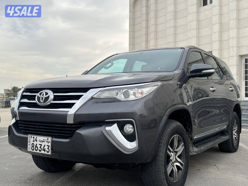 للبيع تويوتا فورتنر V6 دبل قير1