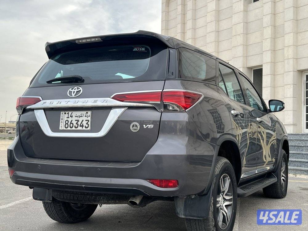 للبيع تويوتا فورتنر V6 دبل قير2