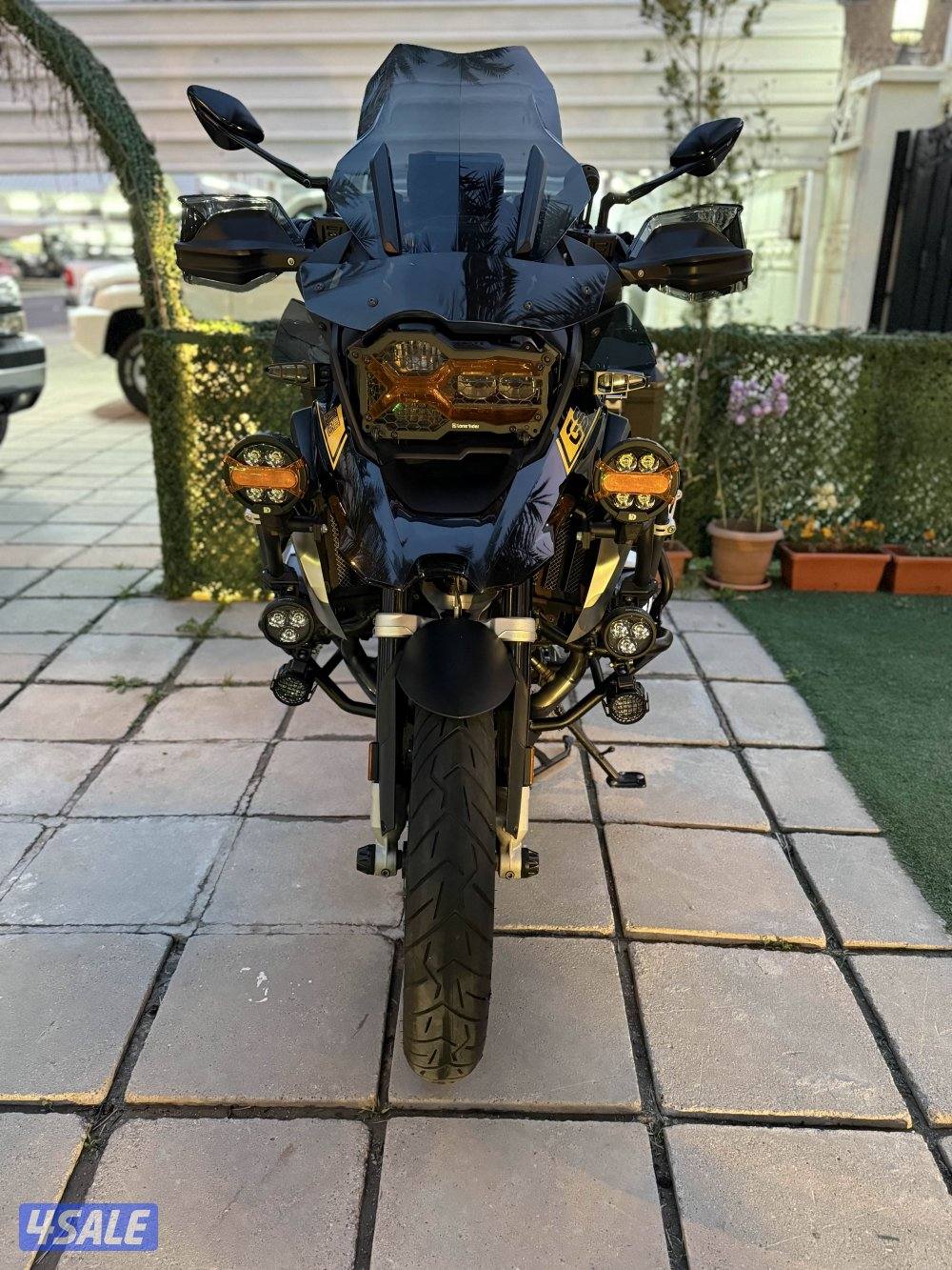 للبيع سيكل بي ام دبليو ١٢٥٠ موديل 2021 فل اوبشن5