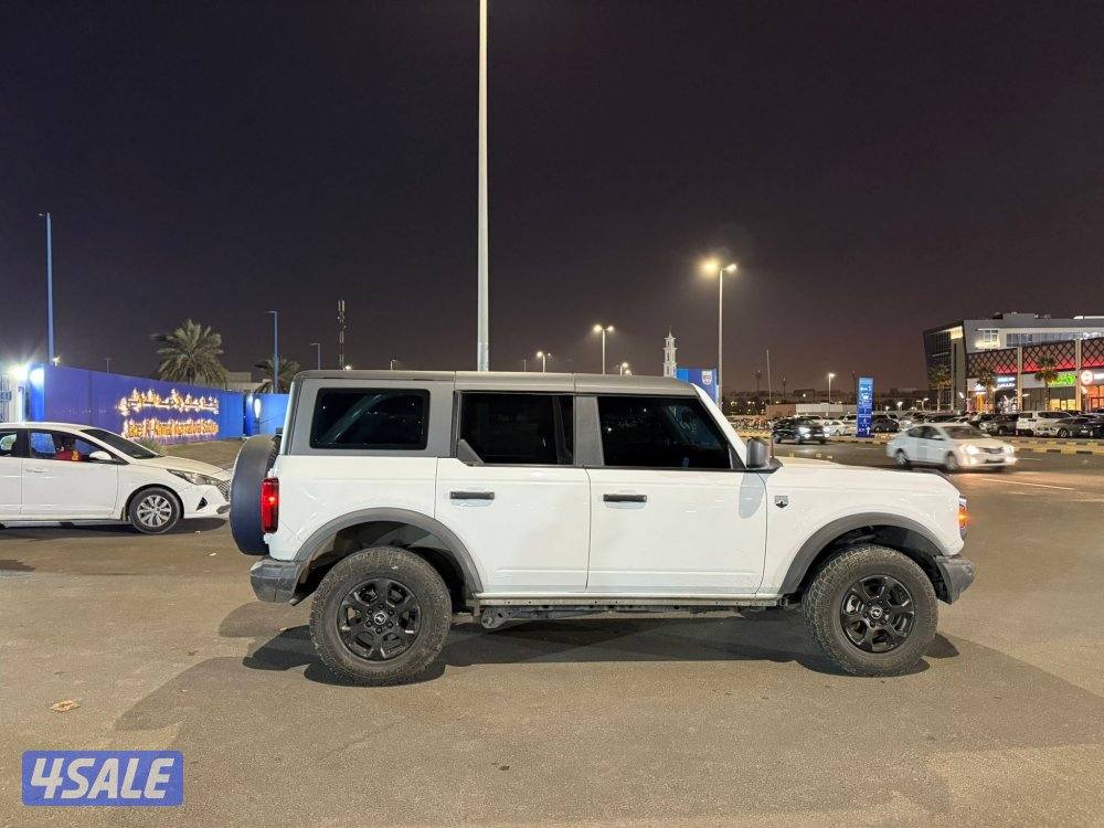 للبيع برونكو او للبدل مع باترول ٢٠٢٠ وطالع4