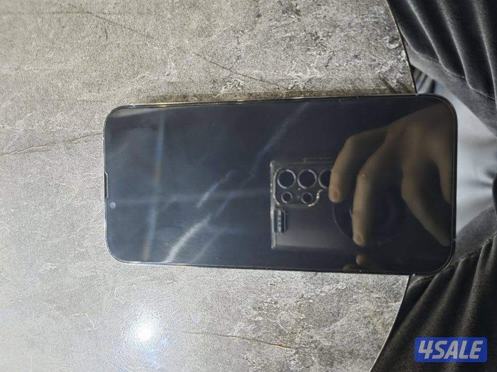 ايفون 13 برو ماكس حاله ممتازه ولا خدش بطاريه 870