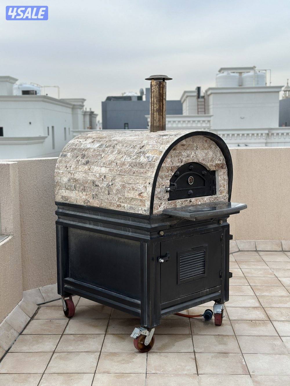 فرن حجري كالجديد استخدام منزلي ولم يستخدم الا مره او اثنين فقط مشروط.0