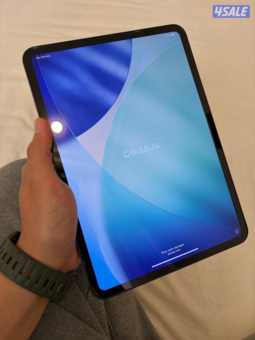 للبيع ايباد برو ١١ انش m4 ٢٥٦ جيجا شريحه1