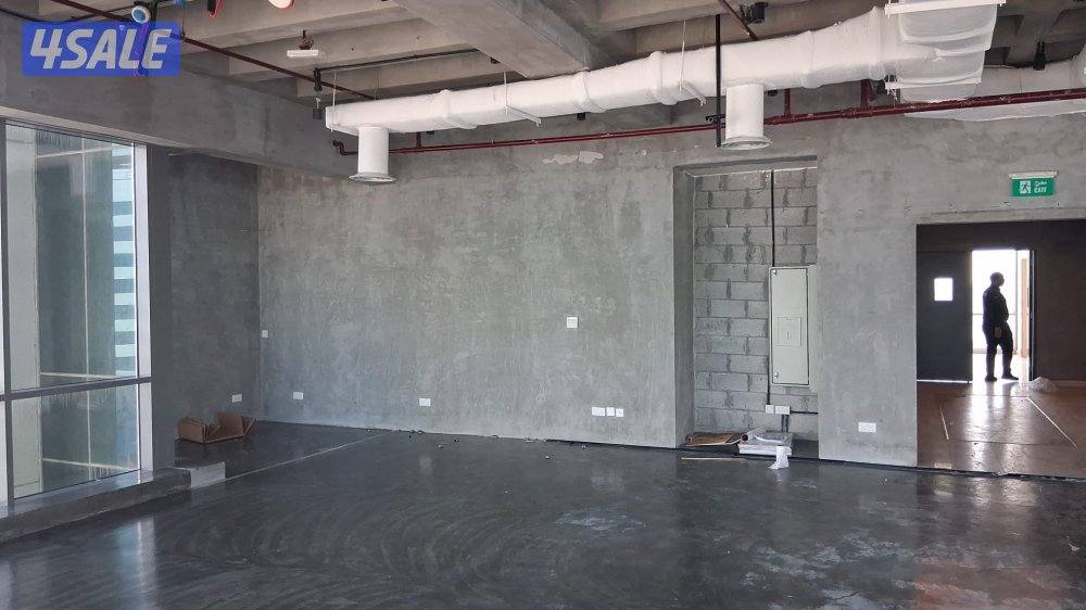 مكتب تجاري فاخر للإيجار اطلالة على الخليج العربي 155M²6