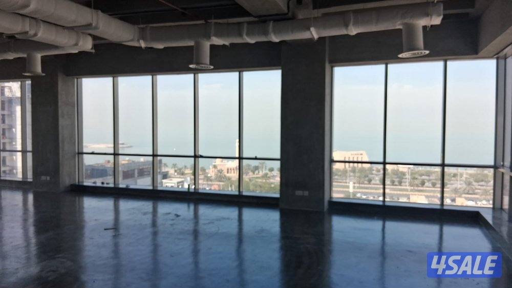 مكتب تجاري فاخر للإيجار اطلالة على الخليج العربي 155M²11