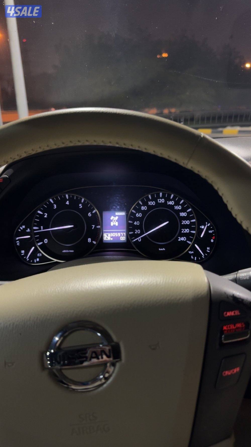 للبيع باترول se 2013 نظيف مايحتاج وله شي4