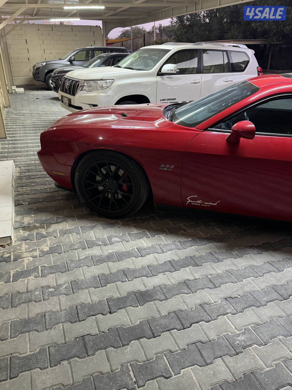 للبيع تشالنجر ٢٠١٢ srt8 اصلي بيع سمح وسريع3