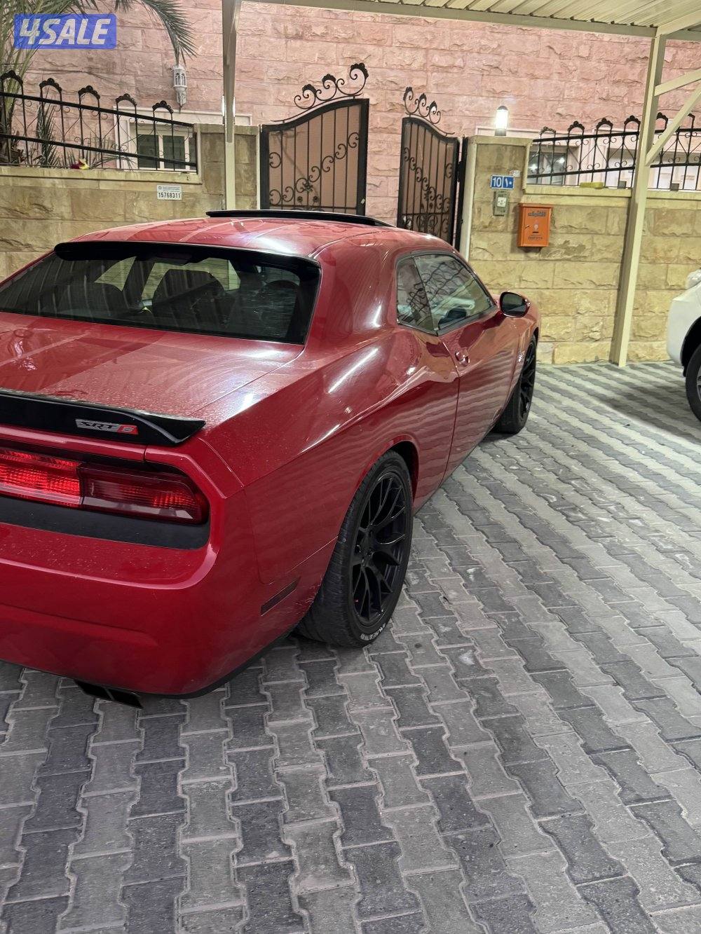 للبيع تشالنجر ٢٠١٢ srt8 اصلي بيع سمح وسريع5