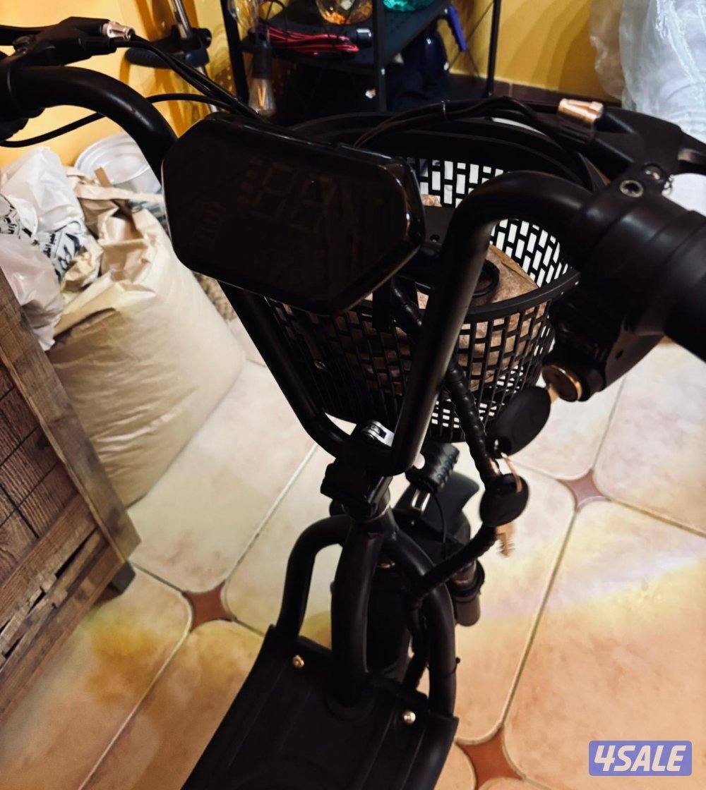 للبيع سكوتر  للكبار والصغار0