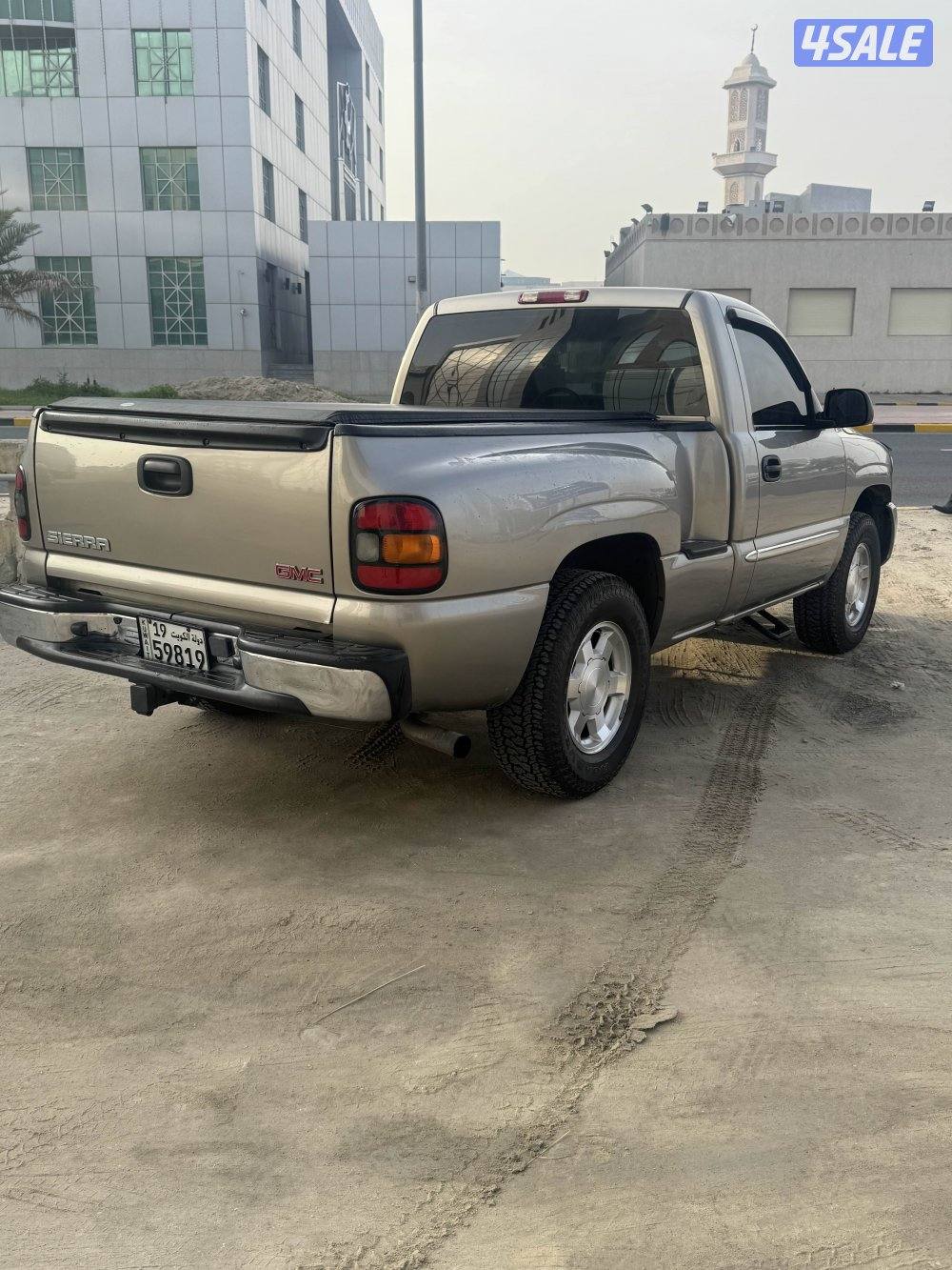 مخصر  2002 للبيع او البدل مع قماره ونص1