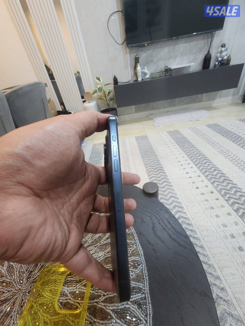 أيفون١٥برو ماكس٢٥٦جيجا أزرق🔋٨٥٪؜3