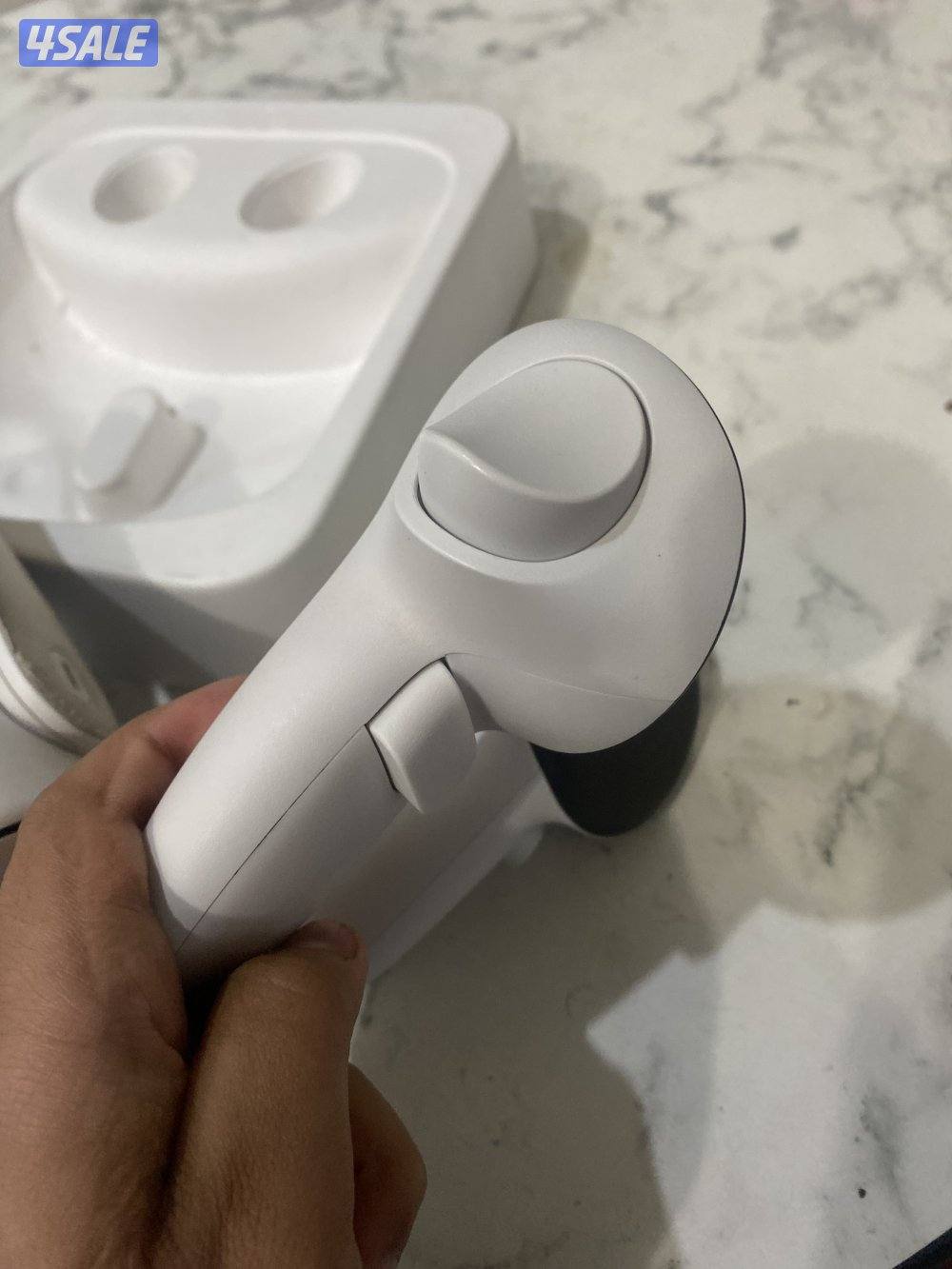 meta quest 3s  استعمال اسبوعين جديد مع كرتونها واليدات والشحن الاصلي3